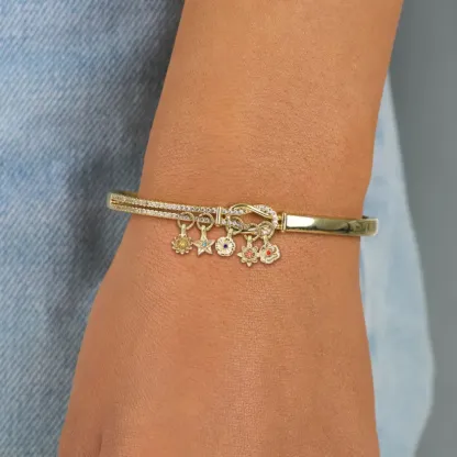 Personalized 1-12 Birthflowers Gift For Grandmom Knot | Wear Her Story on Her Wrist