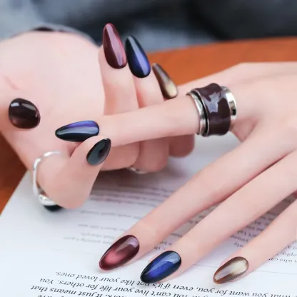Liquid Hologlam Press-On Nails | Short Coffin Shape | Medium Almond Shape |Iridescent Magnetic Cat Eye Effect| Handcrafted press-on nails