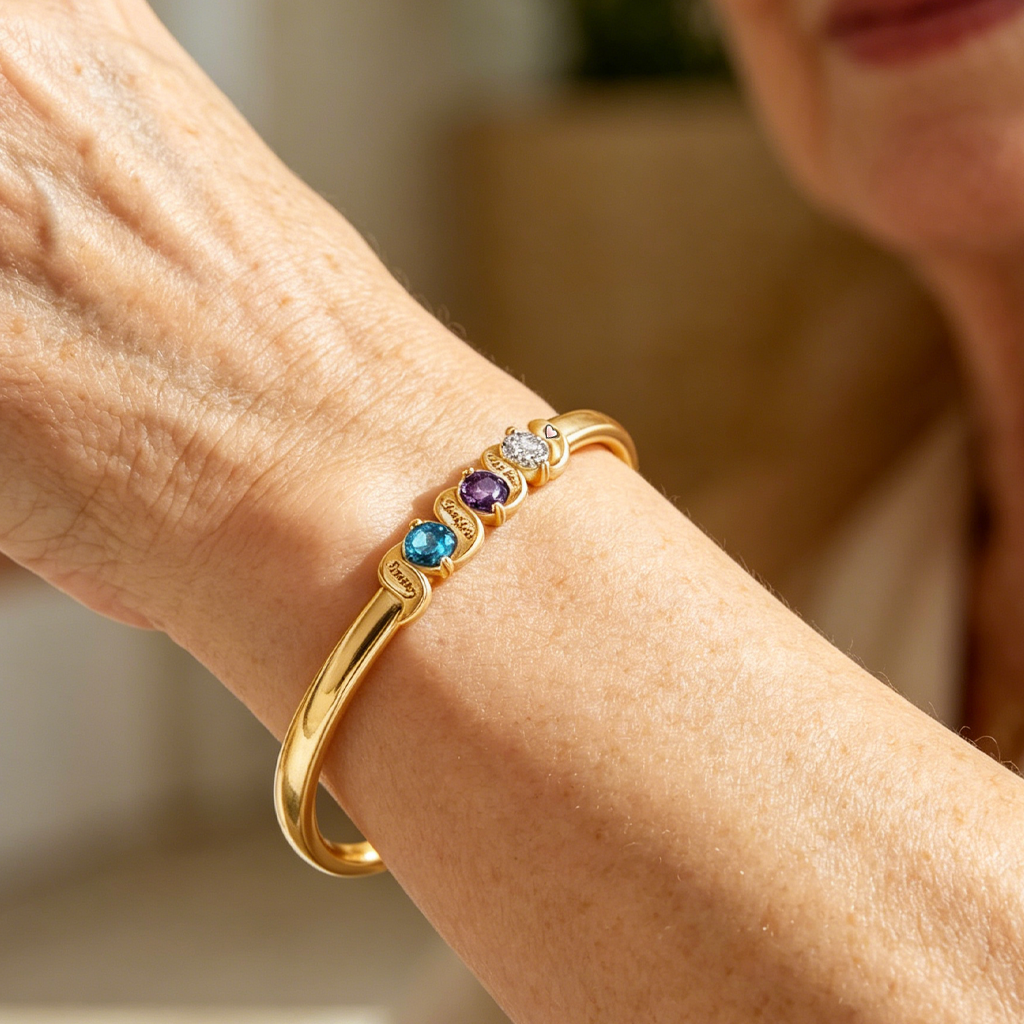 The Family Heartstring Bracelet : Personalized Gift for Mom & Grandma