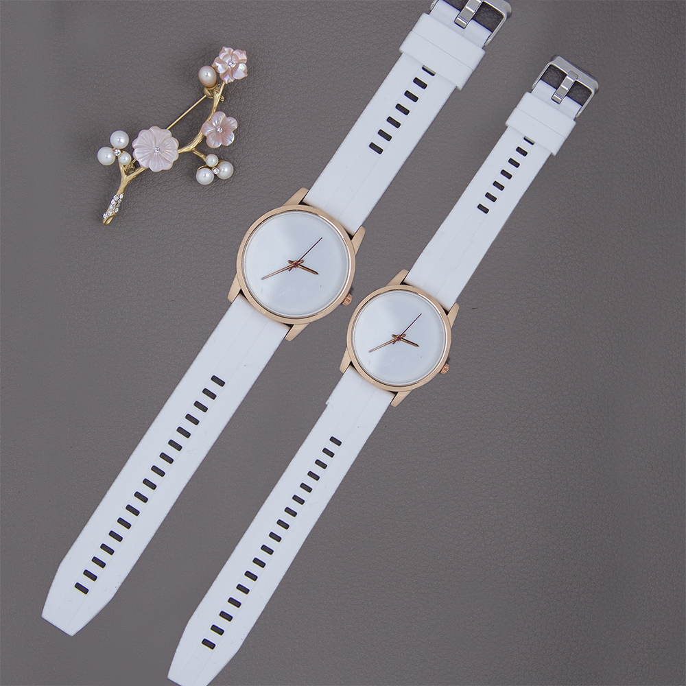 Customizable Quartz Wristwatch