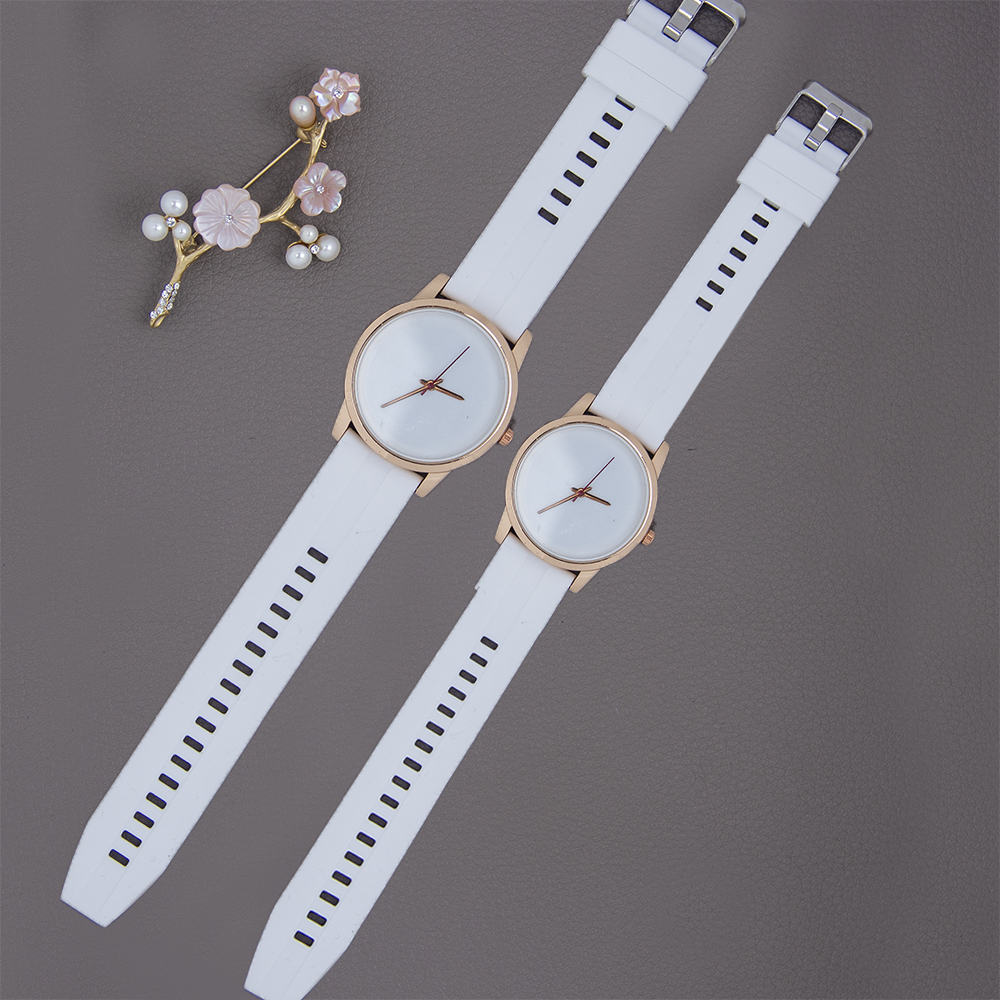 Customizable Quartz Wristwatch