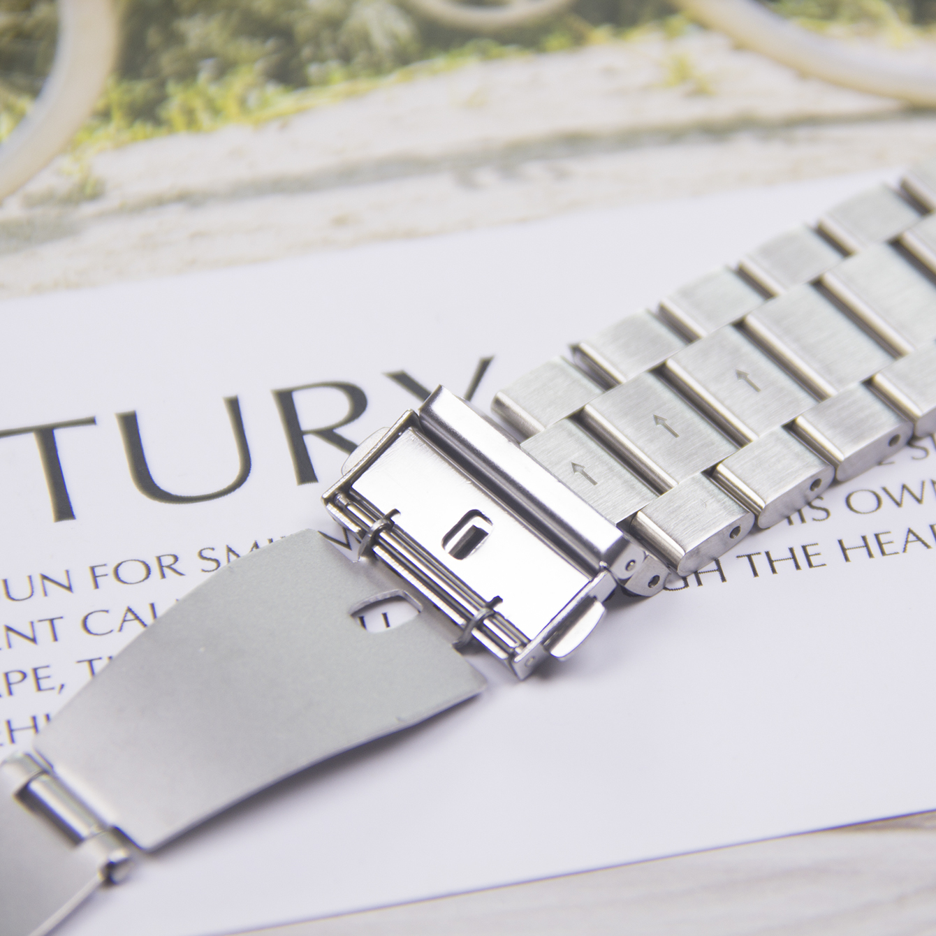 Watch strap made of stainless steel with a width of 22/20mm