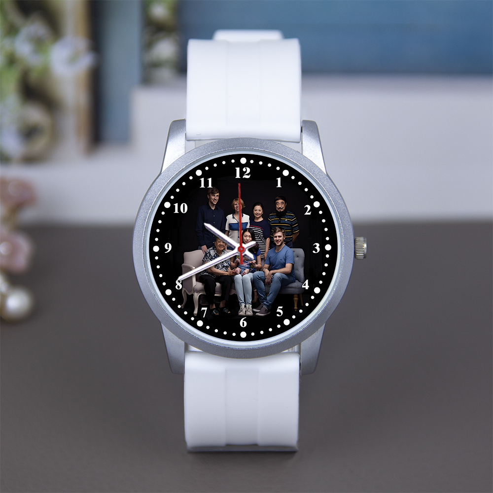 Customizable Quartz Wristwatch