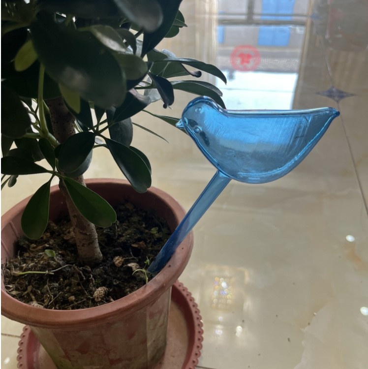 Easy-to-use drip waterer with transparent design