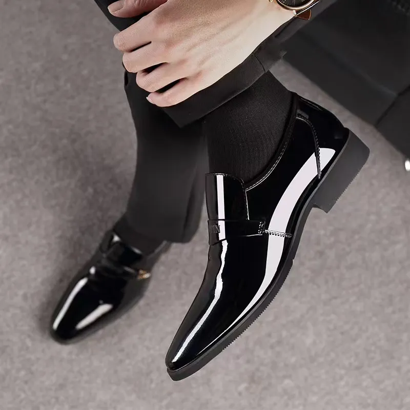 2025 men's shoes new pointed bright patent leather business leather shoes