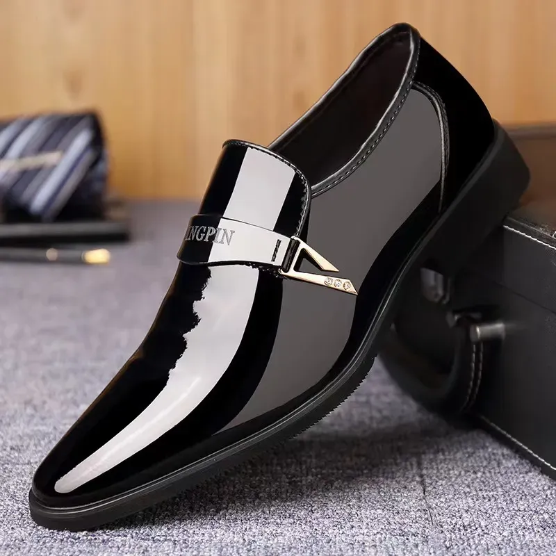 2025 men's shoes new pointed bright patent leather business leather shoes