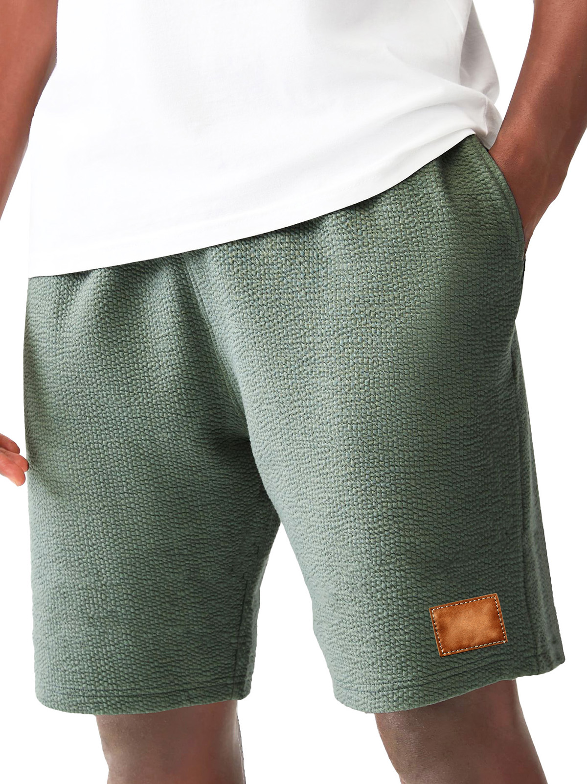 Men's Fashion Hawaiian Casual Embroidered Pleated Fabric Pocket Shorts