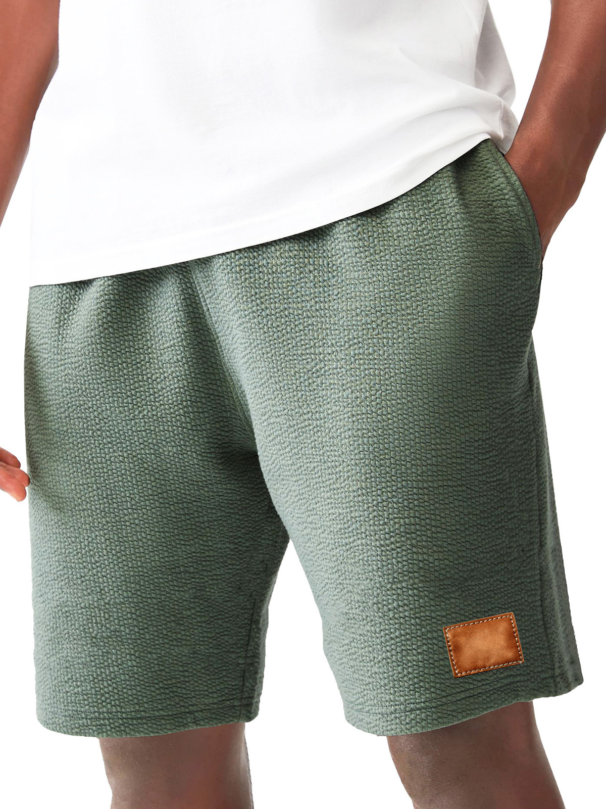 Men's Fashion Hawaiian Casual Embroidered Pleated Fabric Pocket Shorts