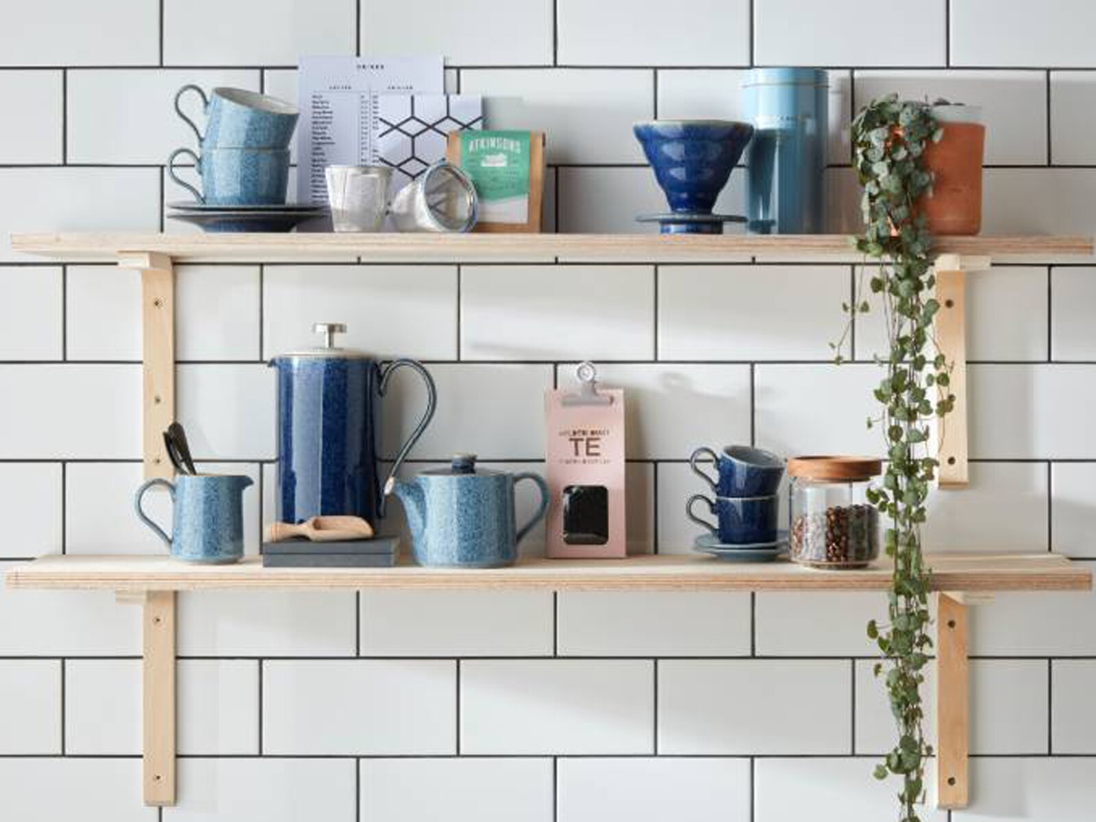 decorating your hot drinks station