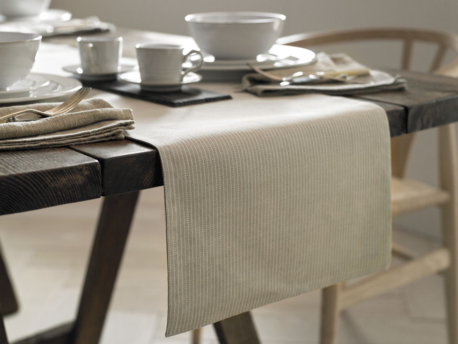 Table runner for Easter table