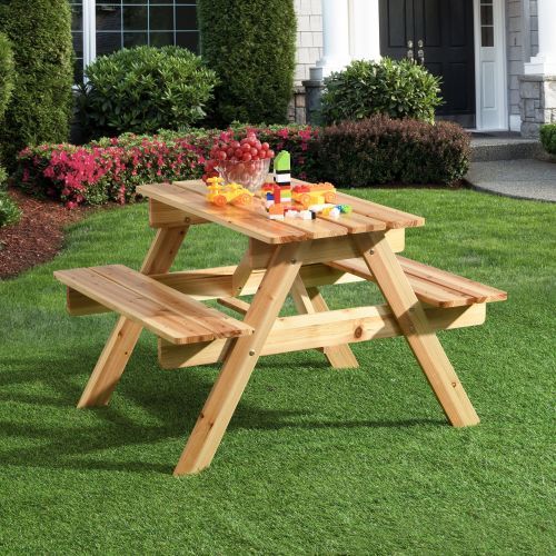 Children's dining tables and chairs