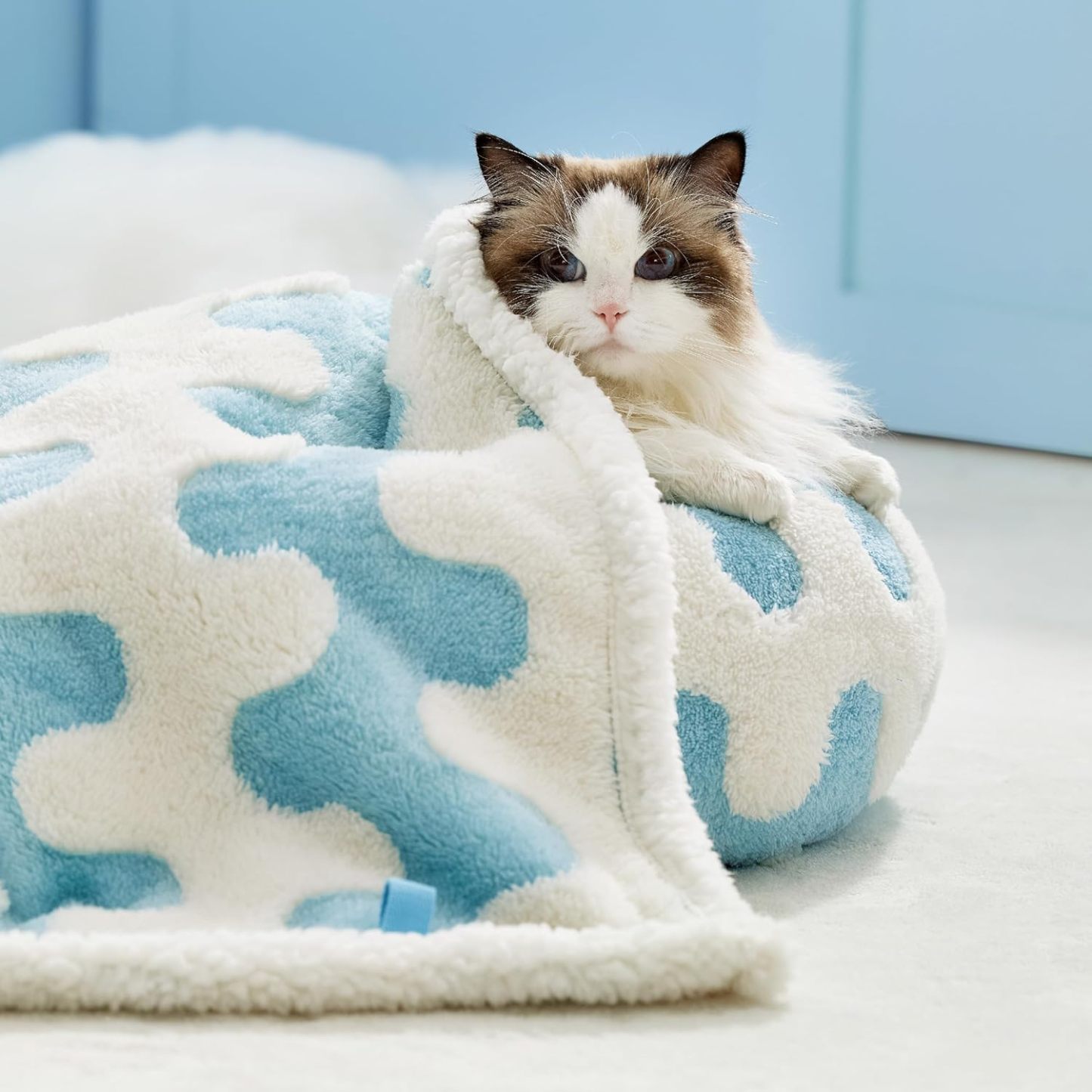 Waterproof Puppy Blanket for Small Dogs - Washable Double Sided Dog Blankets with Warm Jacquard Shag and Soft Sherpa Fleece