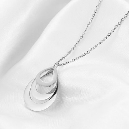 3-Layer Teardrop Engraved Pendant Necklace