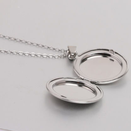 3-Layer Teardrop Engraved Pendant Necklace