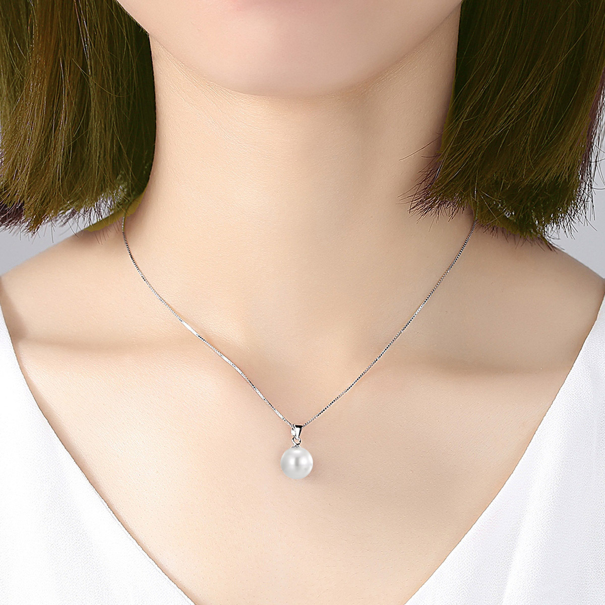 Lumos NFC Pearl Necklace