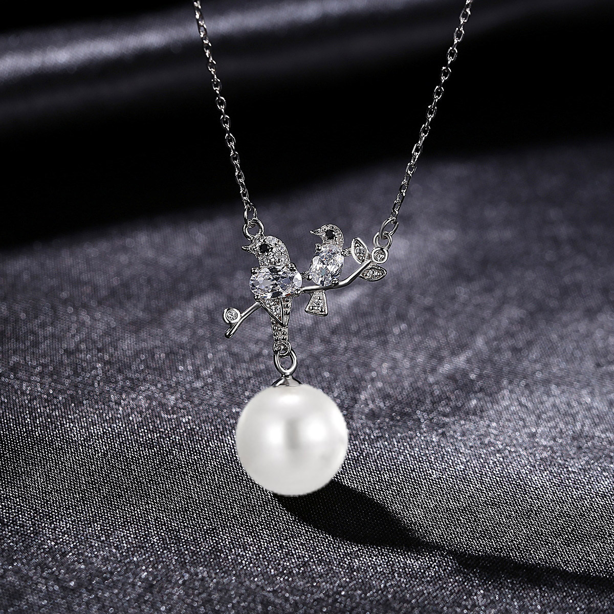 Lovely Birds NFC Pearl Necklace