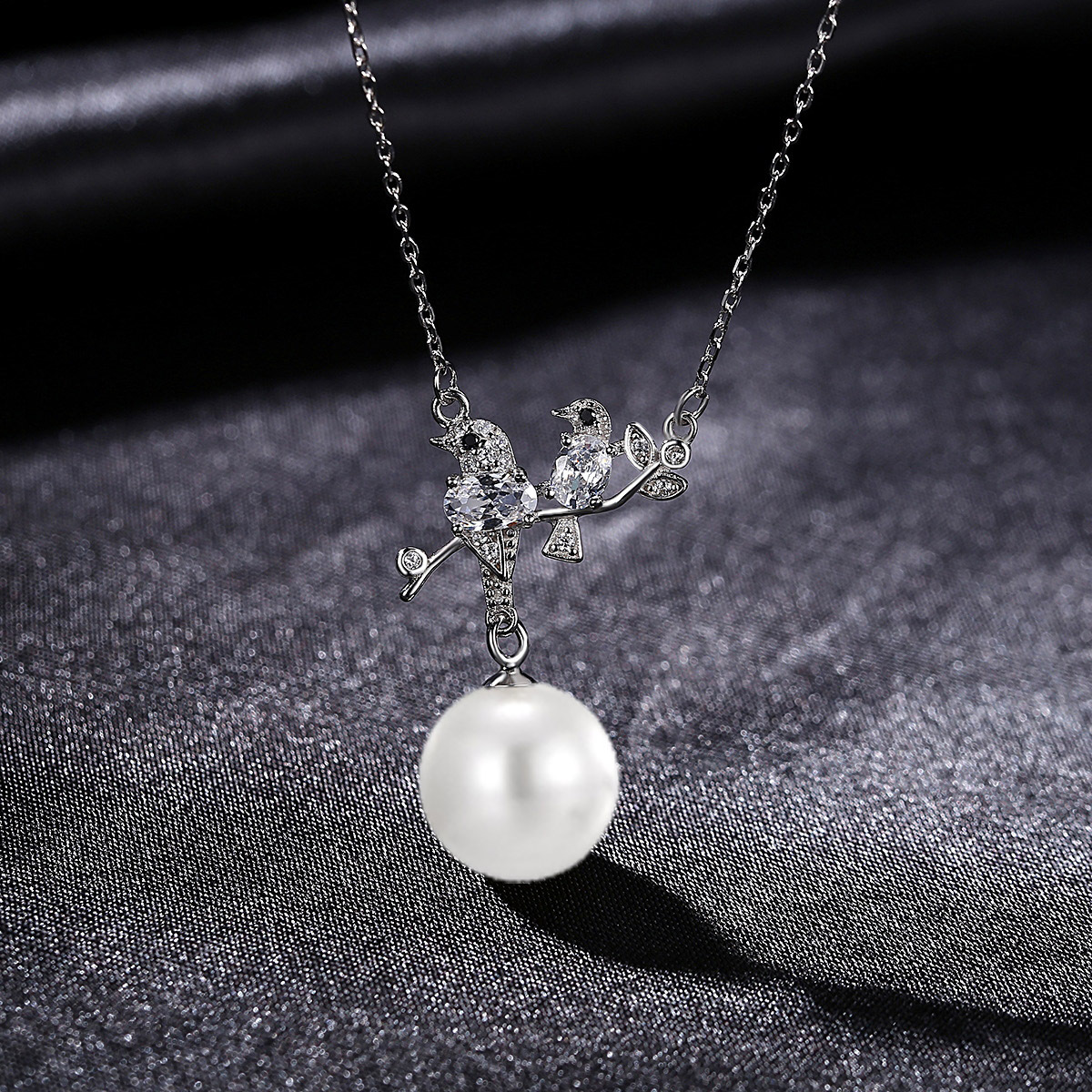 Lovely Birds NFC Pearl Necklace