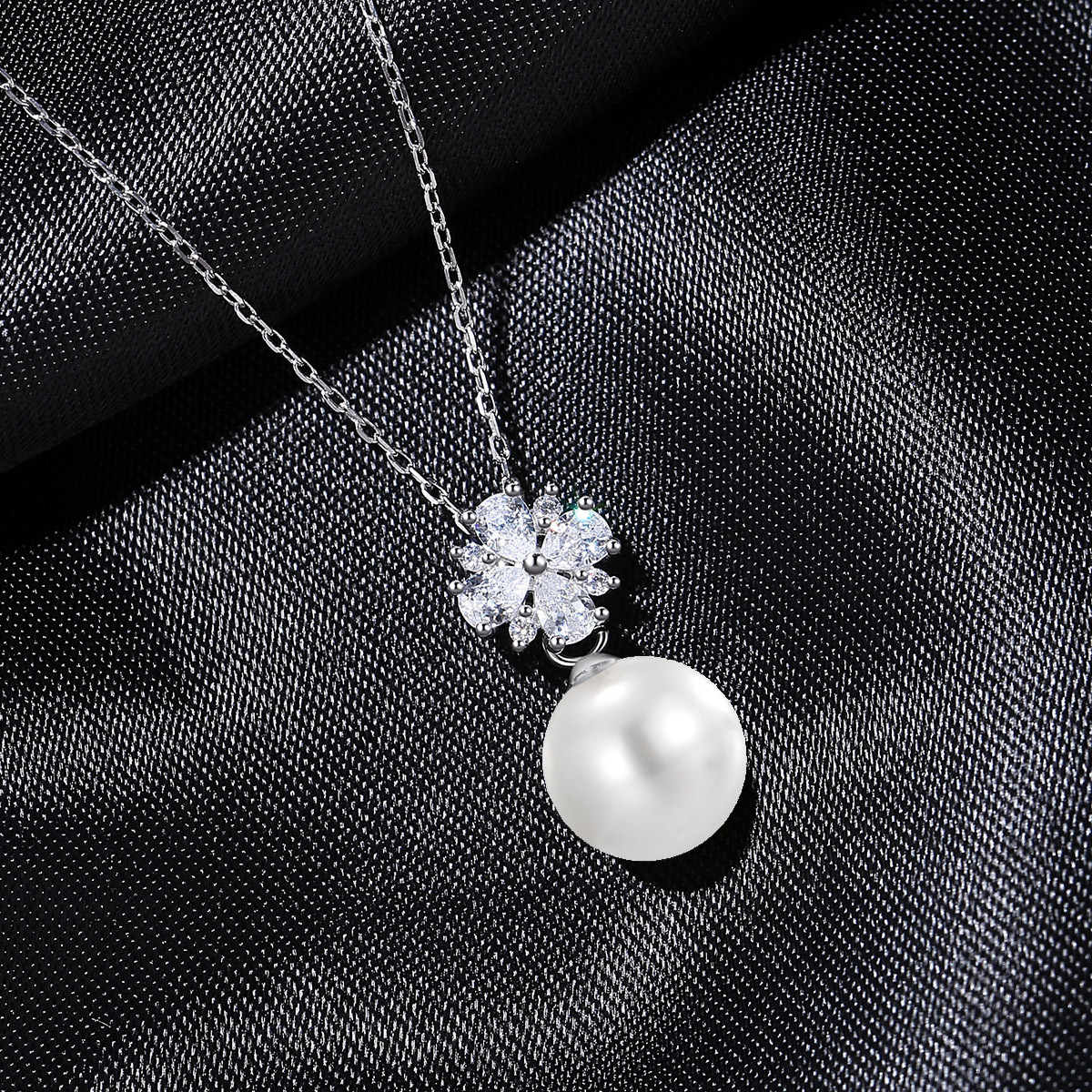 NovaLink NFC Pearl Necklace
