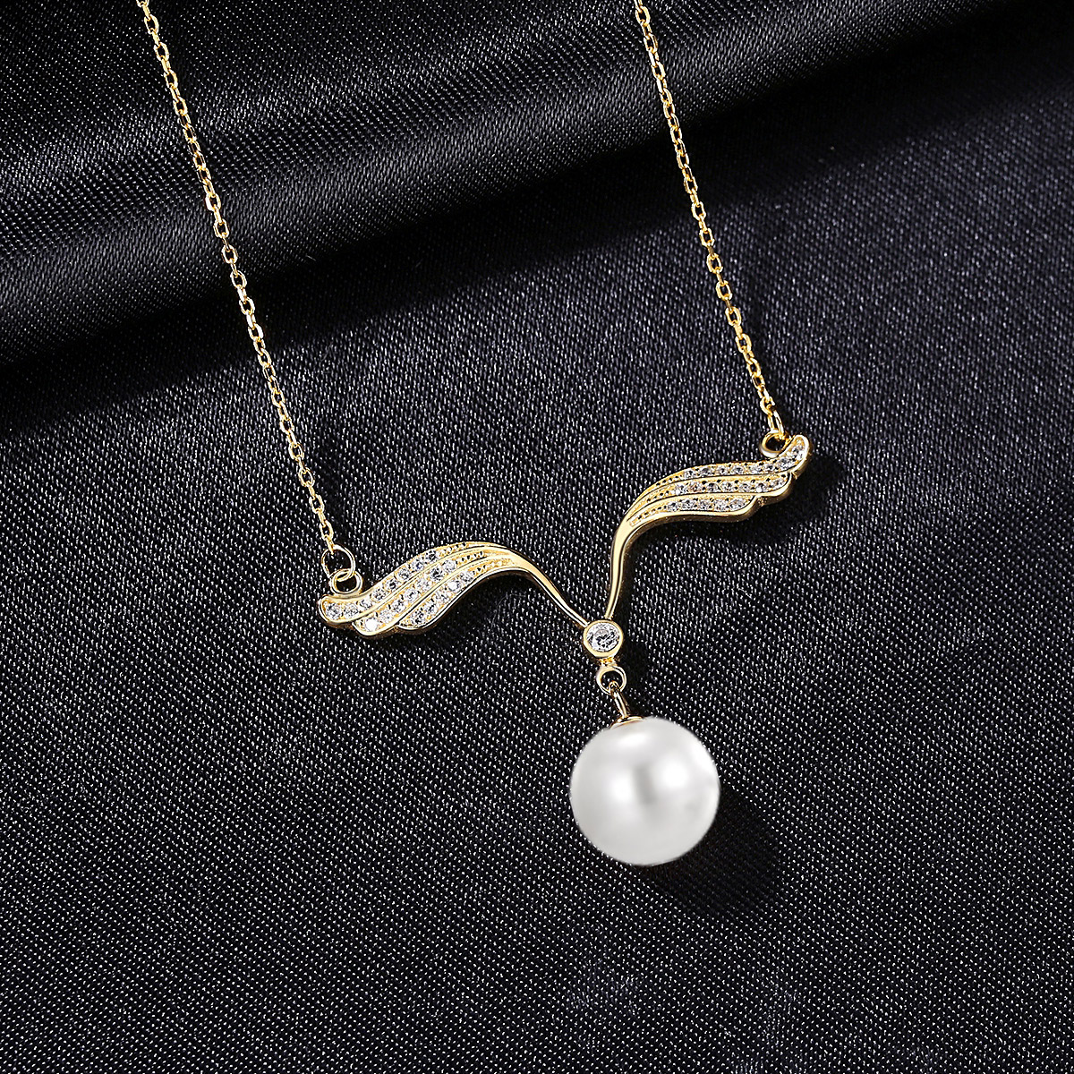 Lumos NFC Pearl Necklace