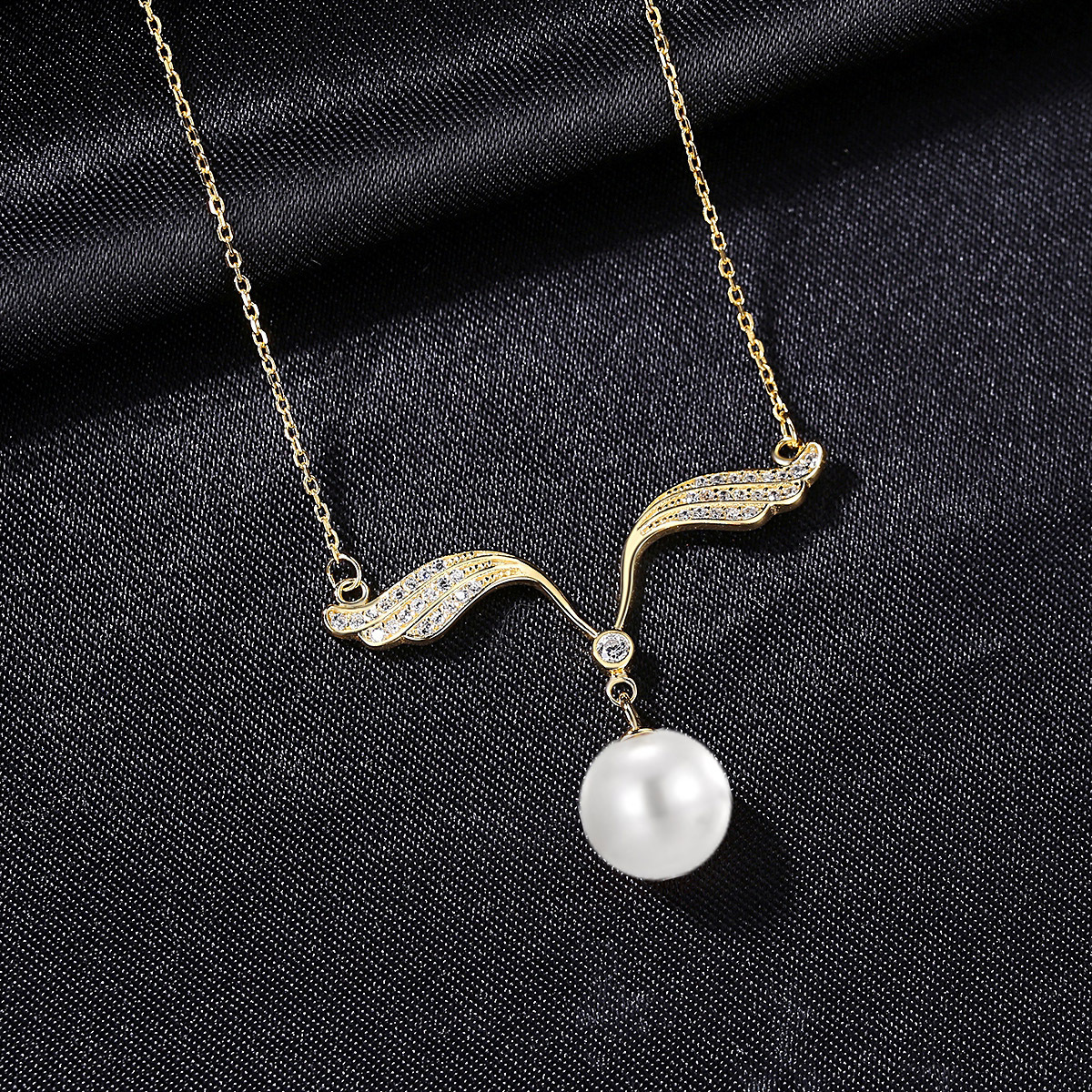 Lumos NFC Pearl Necklace