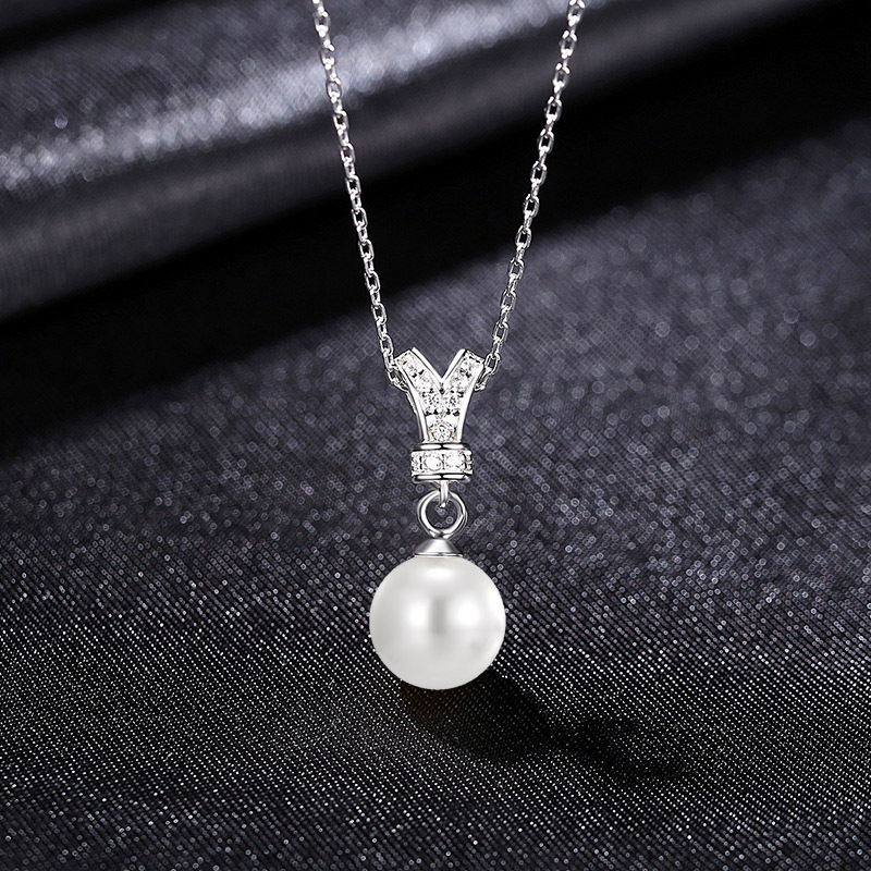Zephyr Key NFC Pearl Necklace