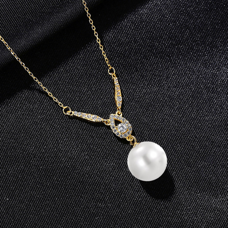 Onyx Thread NFC Pearl Necklace