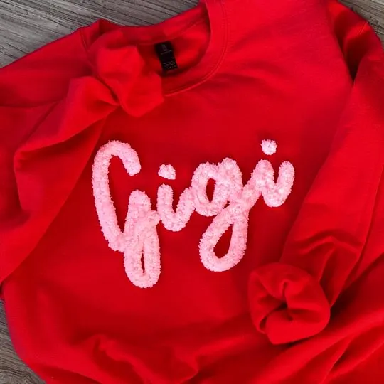 Cozy Chenille Sweatshirt – The Perfect Mother‘s Day Gift for Mom & Grandma