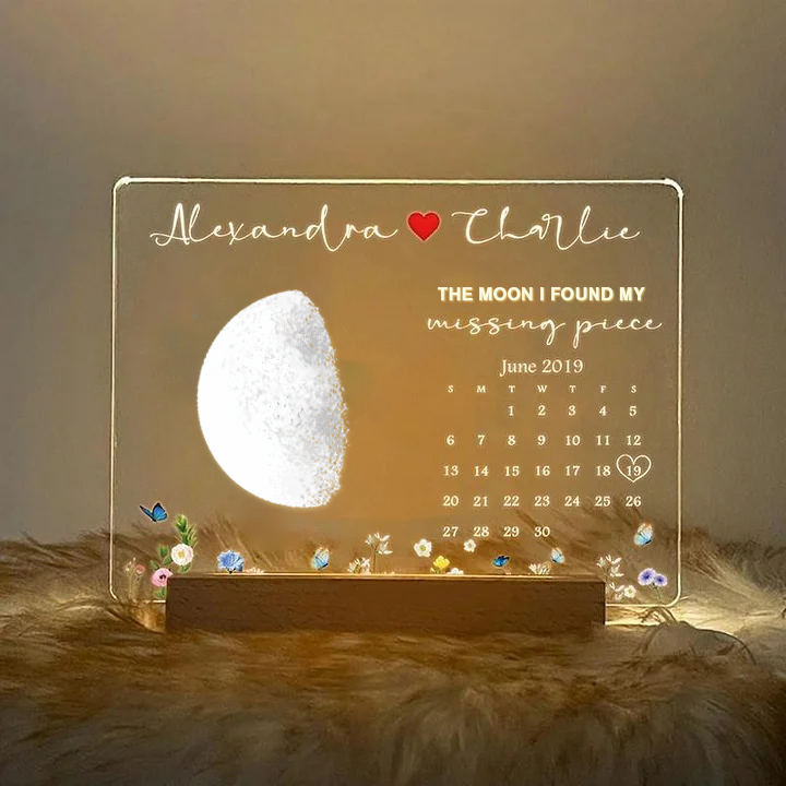 The Moon I Found My Missing Piece Light Wood Base - 💕 Best Gifts to Lover 💕