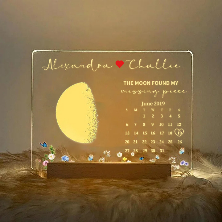 The Moon I Found My Missing Piece Light Wood Base - 💕 Best Gifts to Lover 💕