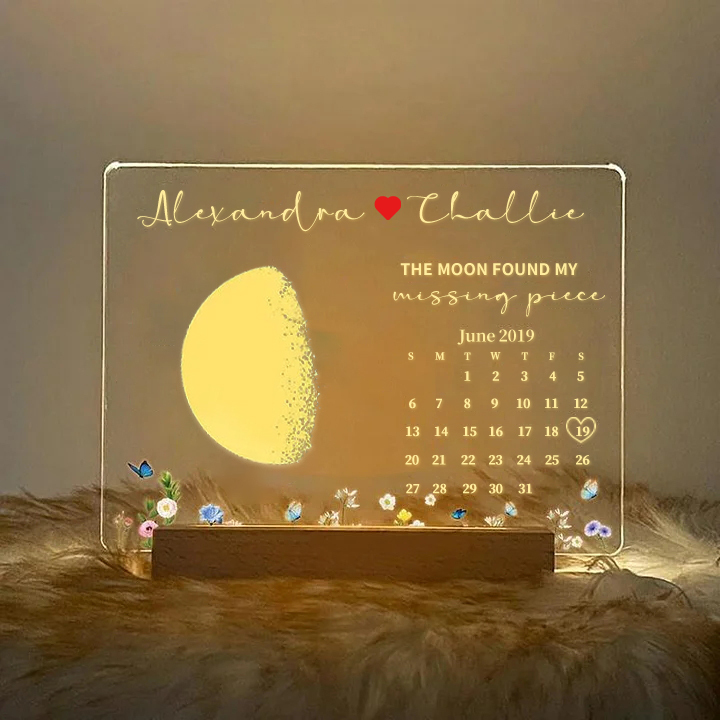 The Moon I Found My Missing Piece Light Wood Base - 💕 Best Gifts to Lover 💕