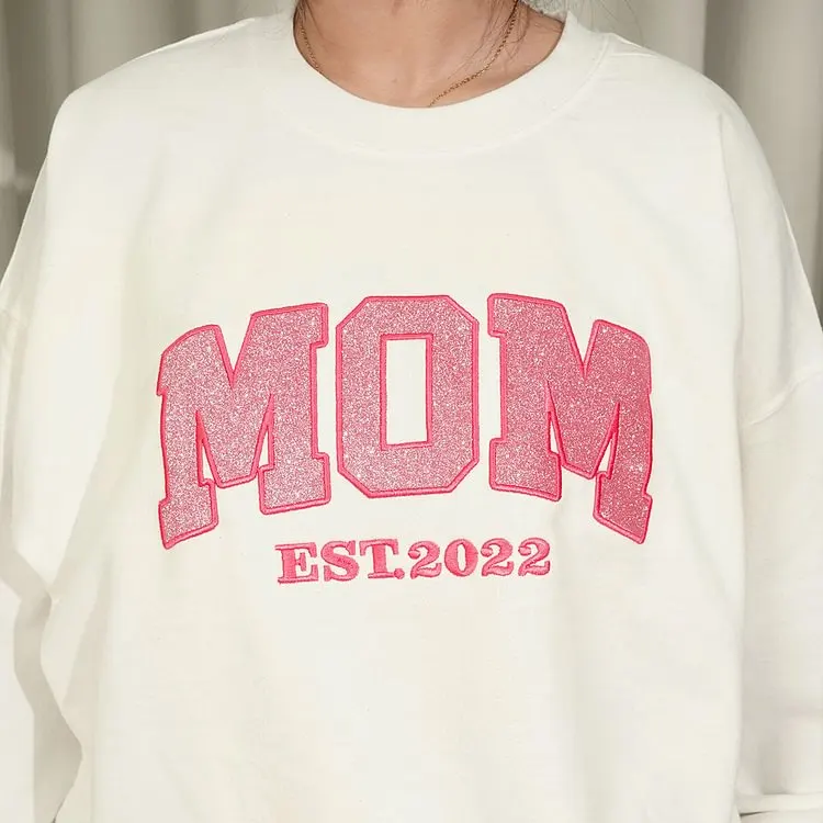 Personalized Mom Est. Year Sweatshirt with Side Bow - Heartfelt Mother's Day Gift for Mom & Grandma