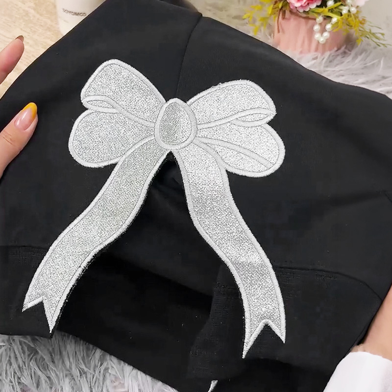 Custom Mom Est. Year Sweatshirt with Glitter Side Bow - Heartfelt Mother's Day Gift for Mom & Grandma