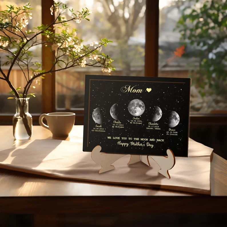 Personalized "We love you to the moon and back"  Wooden Name Family Tree Frame, Custom Last Name Sign for Mum, Mothers' Day Unique Gift for Mum