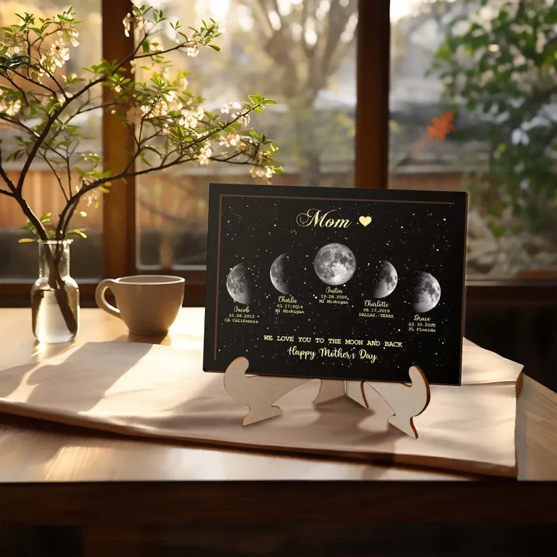 Personalized "We love you to the moon and back"  Wooden Name Family Tree Frame, Custom Last Name Sign for Mum, Mothers' Day Unique Gift for Mum