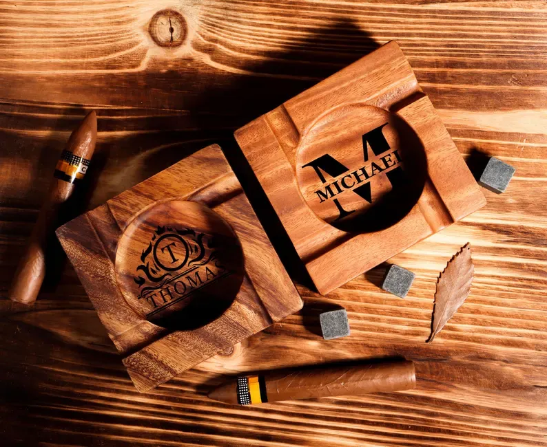 Personalized Cigar Ashtray, Cigar Holder, Unique Ashtray, Walnut wood Ashtray, Cigar Accessory, Husband & Fathers Gift