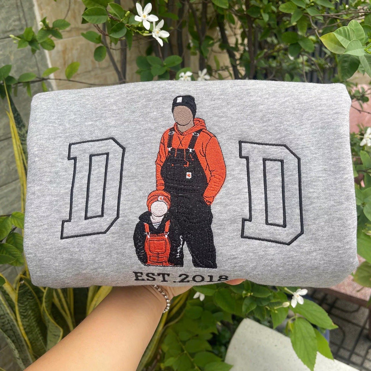 Custom Photo Portrait Embroidery Sweatshirt/T-shirt, Gift For Dad/Mom/Family