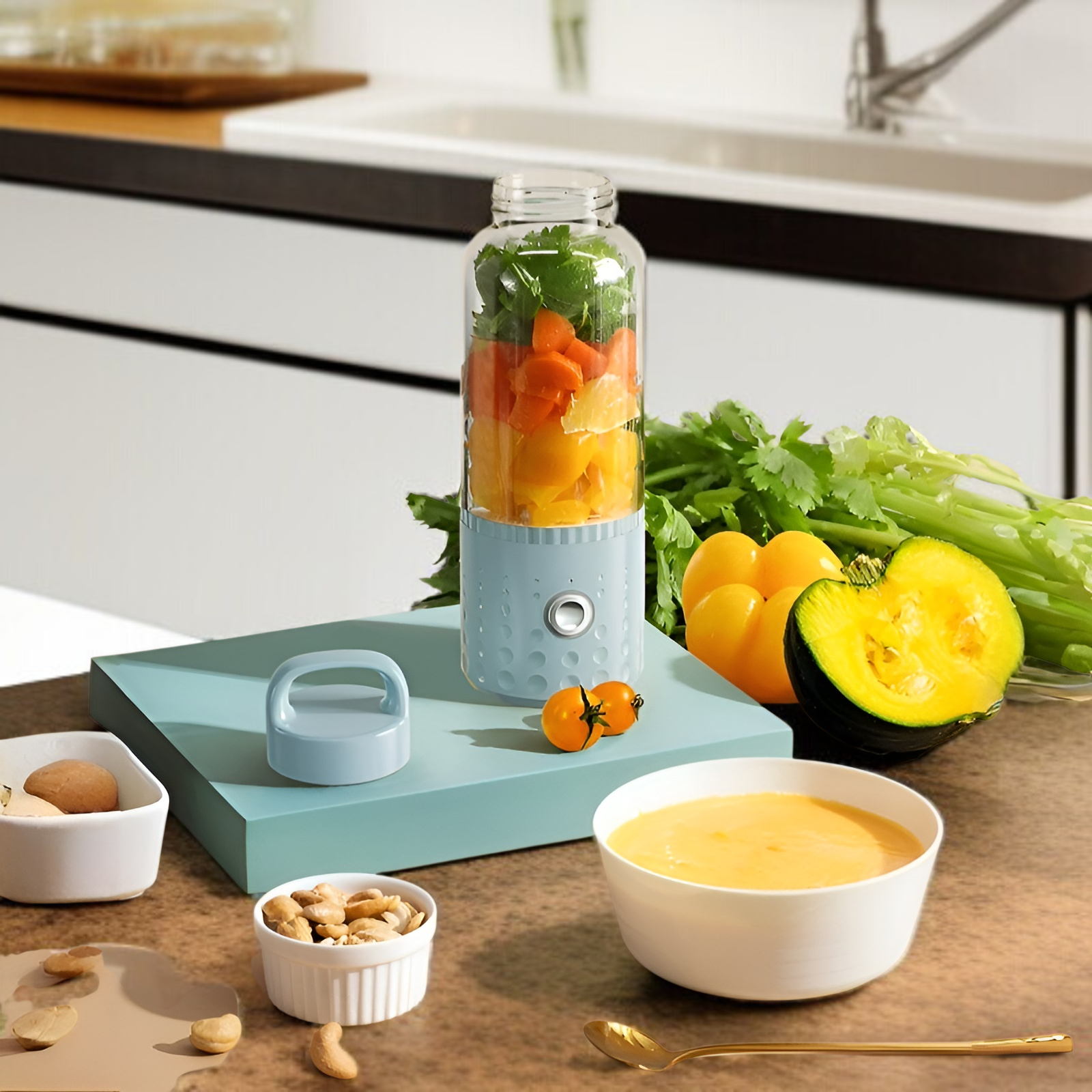 Easy to clean automatic juicer cup for home use