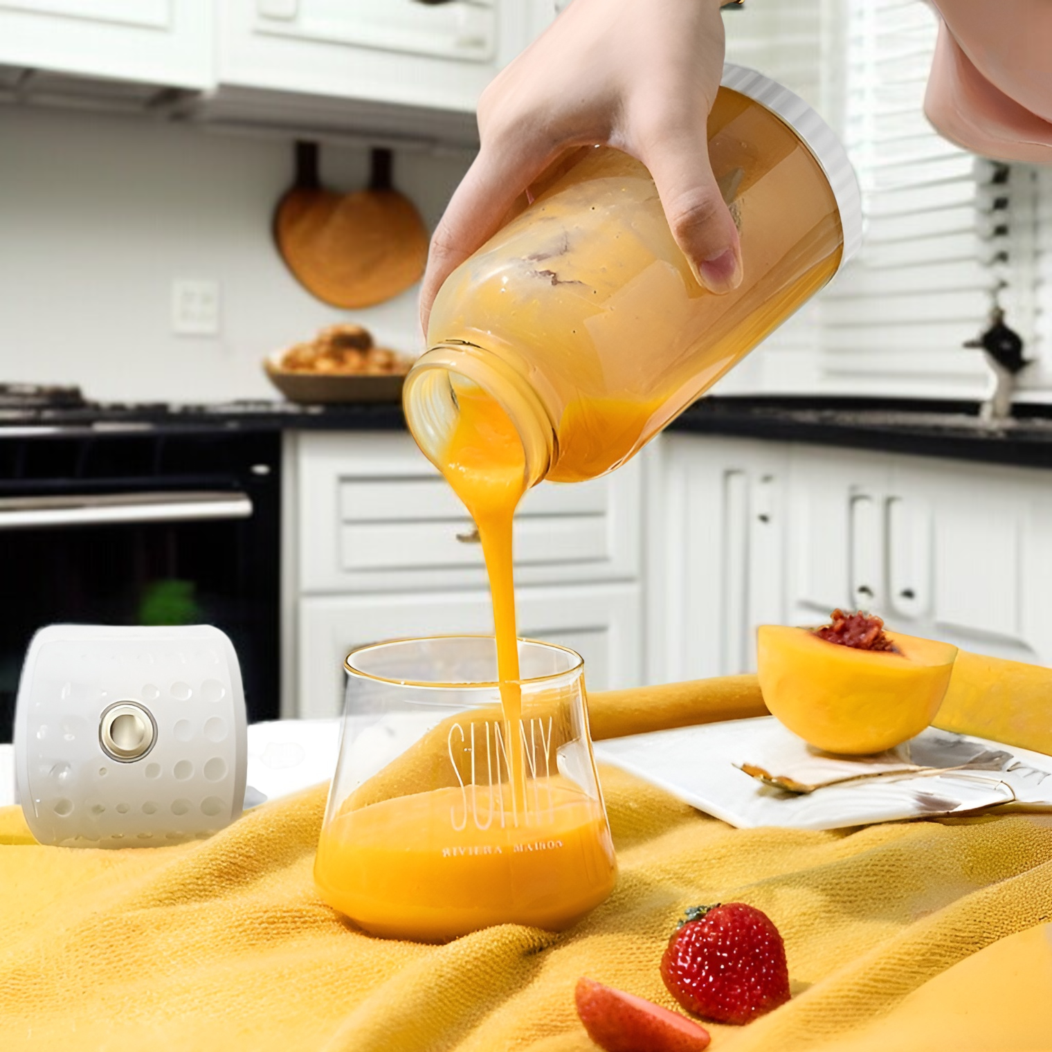 Compact juicer cup for on-the-go juice making