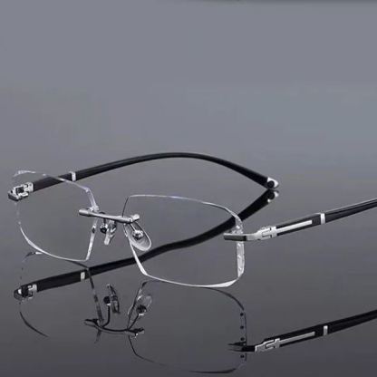 Smart zoom photochromic reading glasses