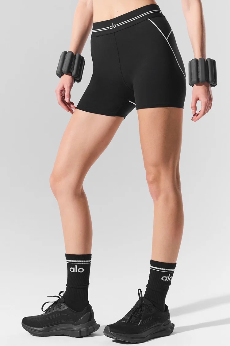 4" Airbrush Heart Throb Short