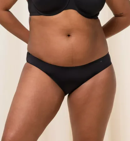 BODY MAKE-UP ESSENTIALS-1