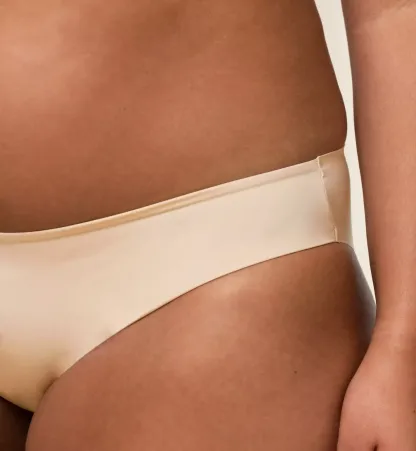 BODY MAKE-UP ESSENTIALS-1