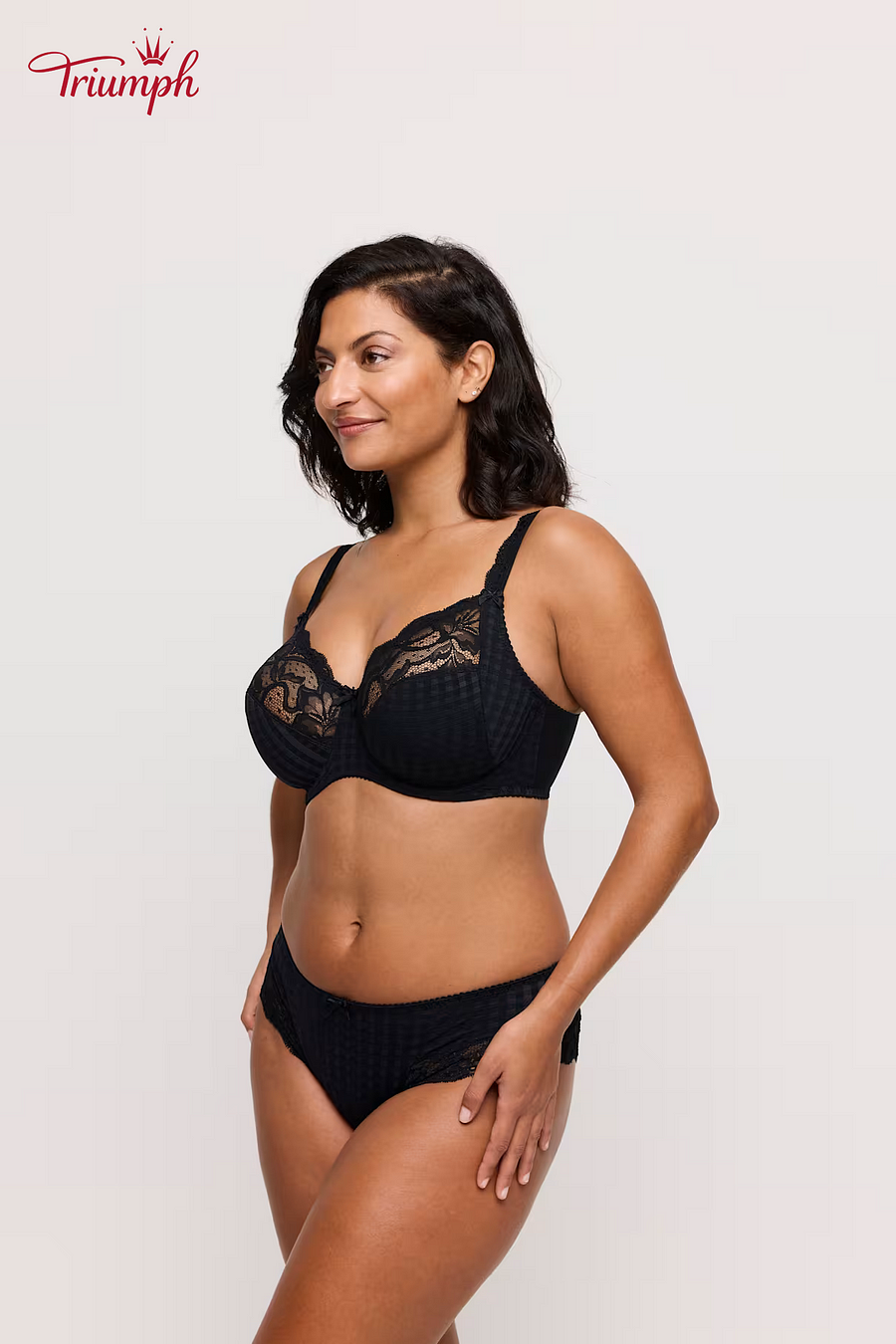 Pohodlná podprsenka Triumph s kosticí a výstelkou, bez výstelky.