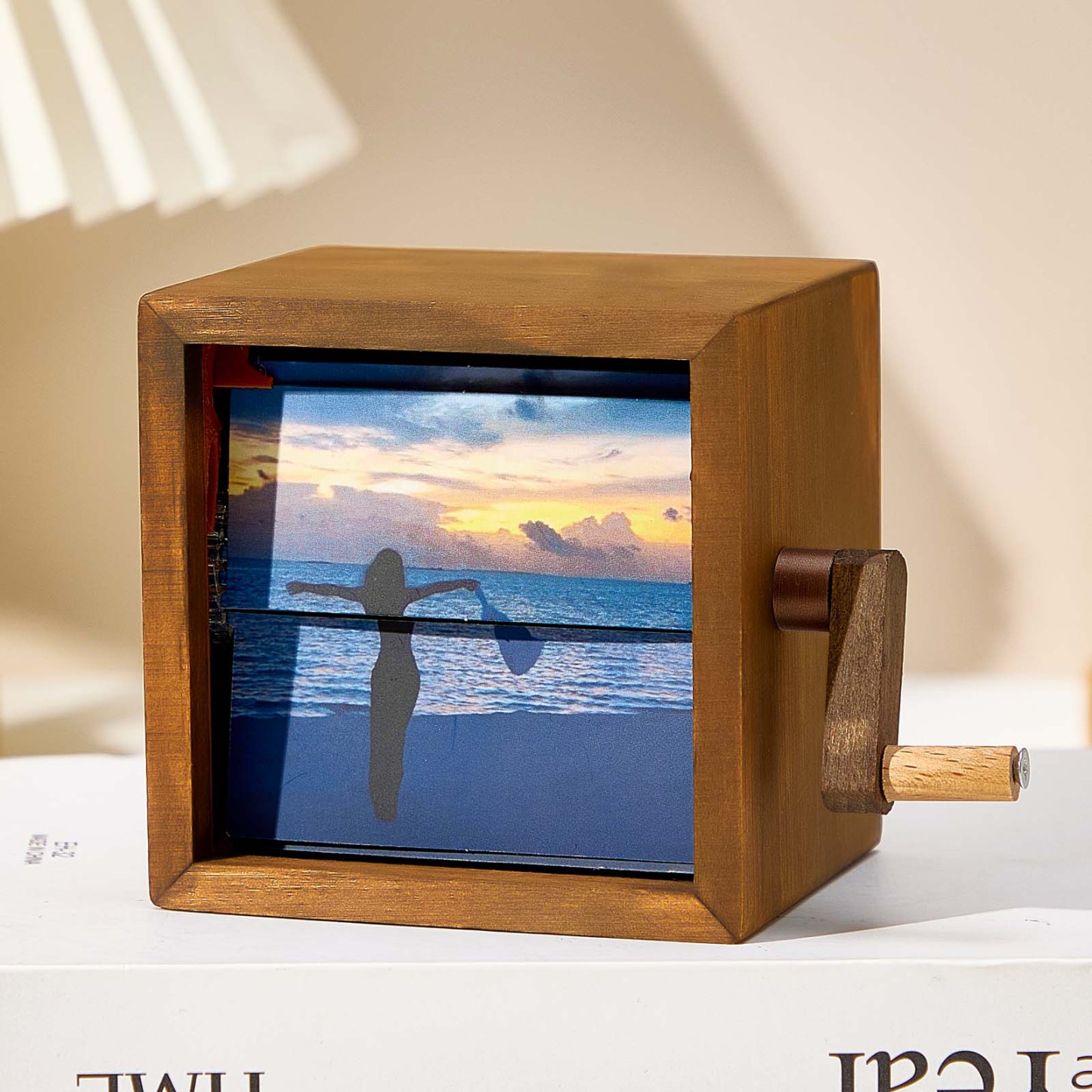 Custom Photo Flipbook Frame Animation Machine Mechanical Hand-cranked Photo Album with Light Photo Cube Frame Creative Gift for Her