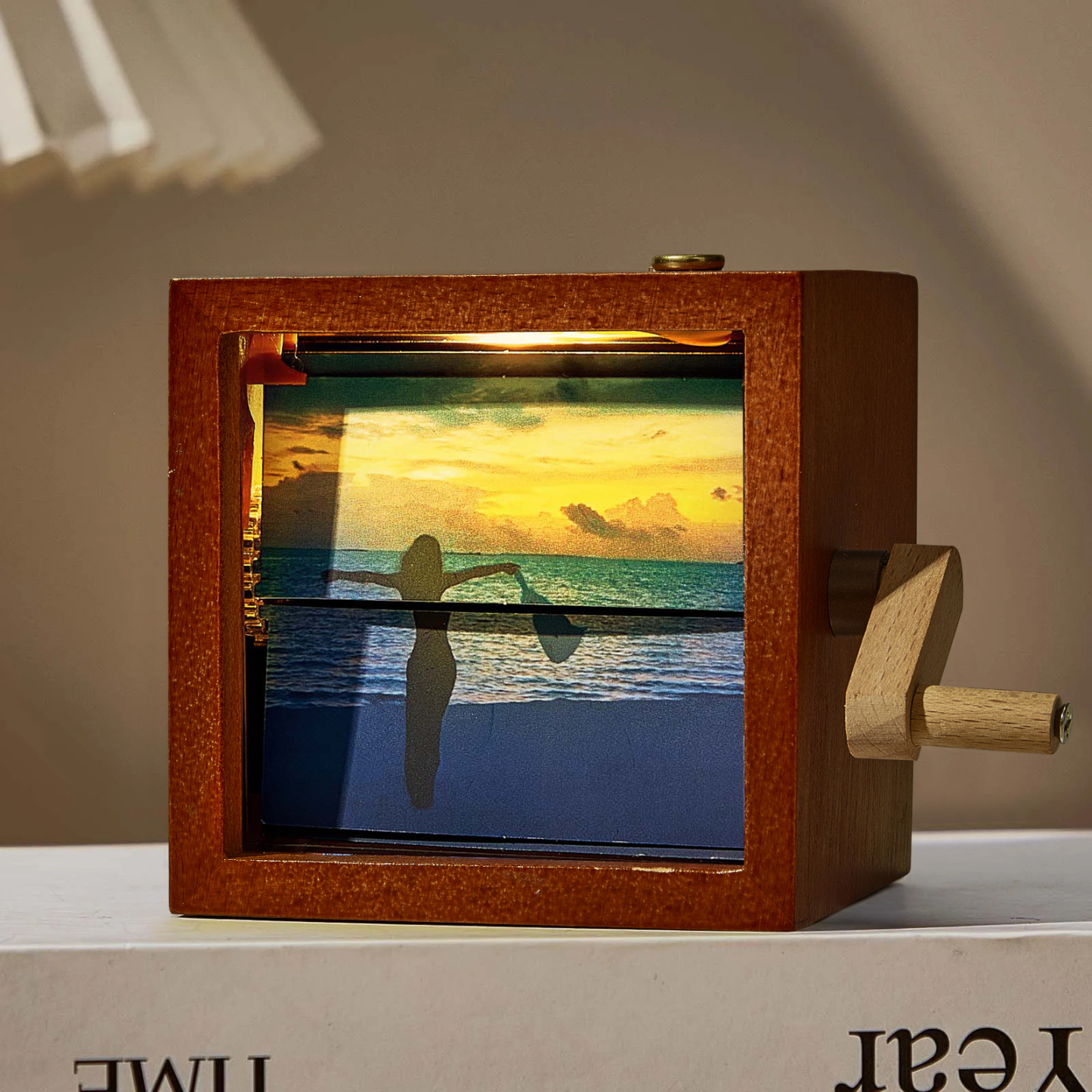 Custom Photo Flipbook Frame Animation 24 Pictures Machine Mechanical Hand-cranked Flipbook Box Photo Album with Light Black Walnut Anniversary Gifts