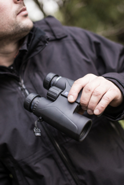 ZEISS Terra ED 10x42 black + Zeiss Comfort cross strap