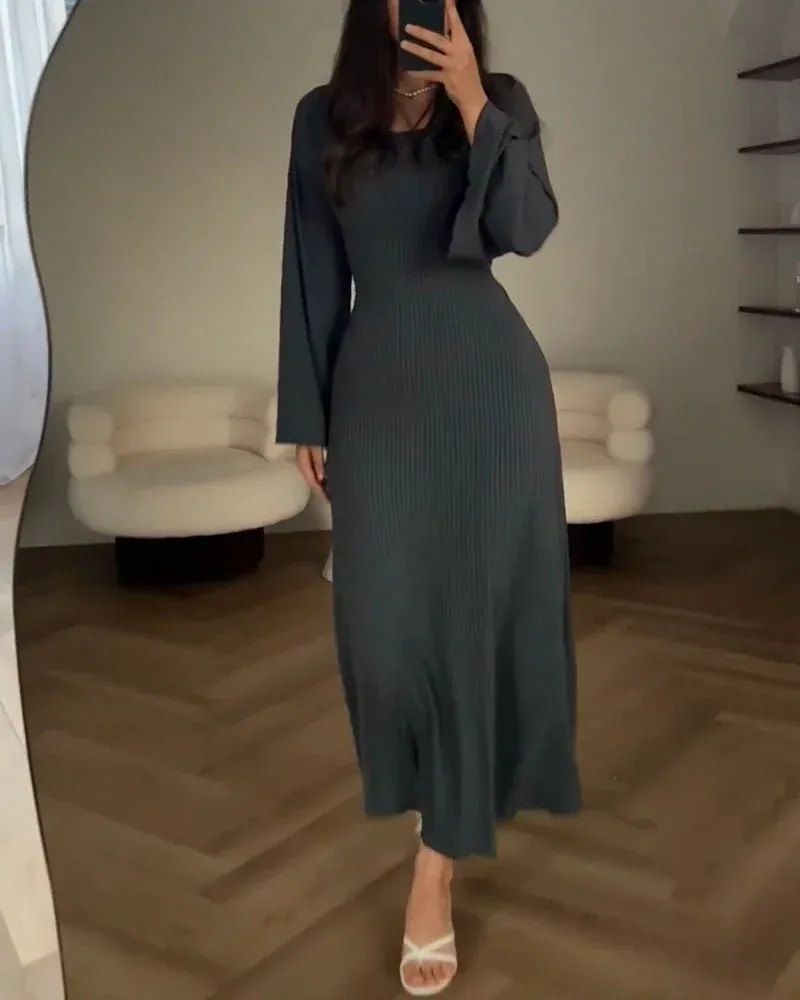 Elegant tie waist knit dress
