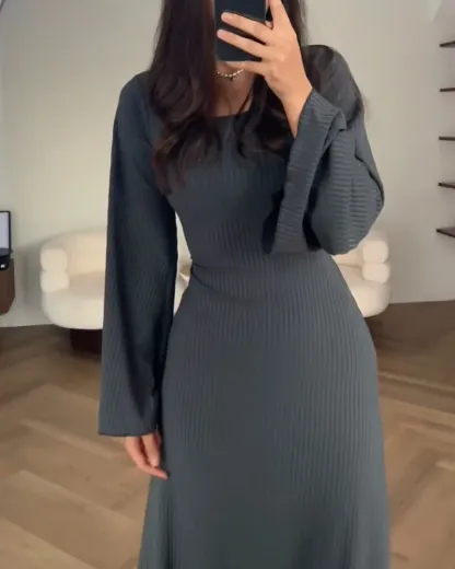 Elegant tie waist knit dress