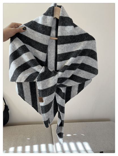 🔥🧥🎁Last Day 🔥Women's Solid Color Shawl for All Seasons