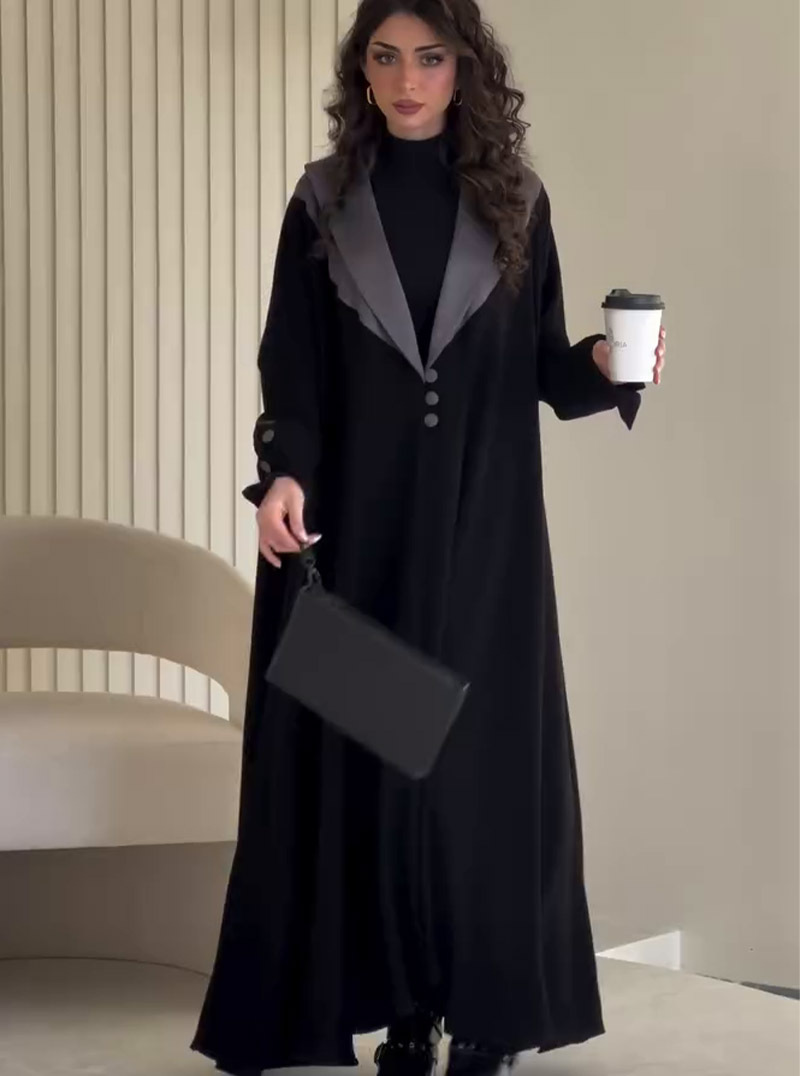🔥2024 Winter New Style-Contrast Color Over-Knee Black Robe Coat